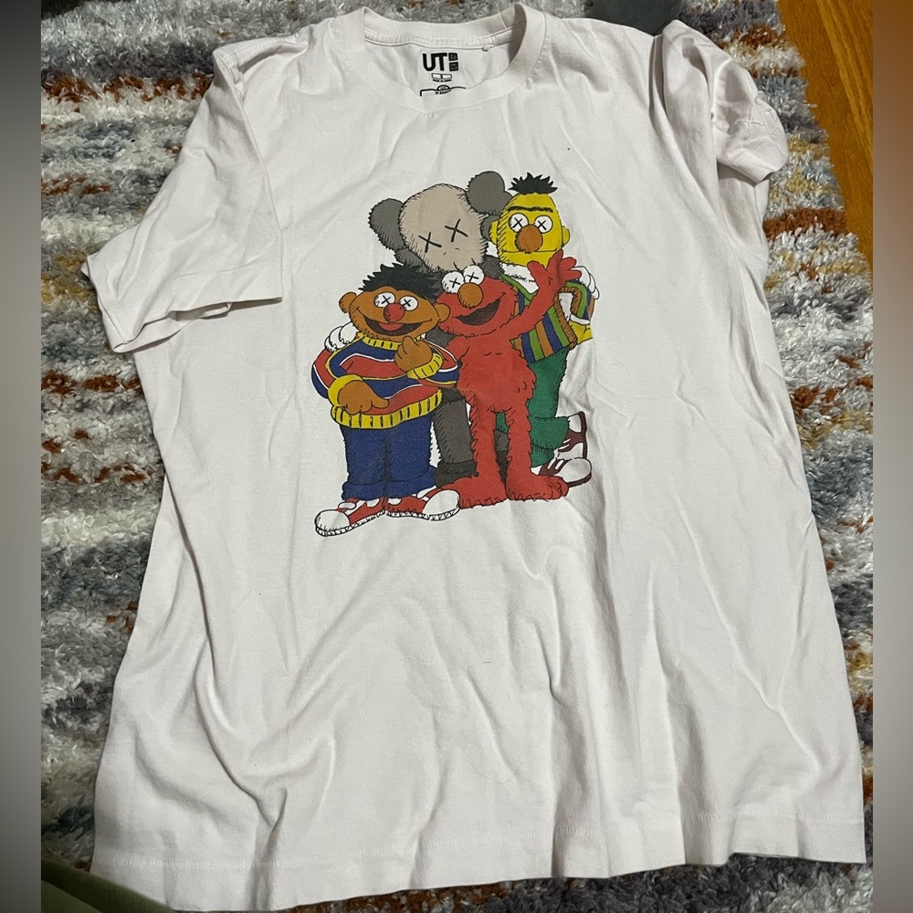 Uniqlo kaws shirt
